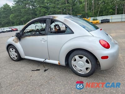 Drugie zdjęcie samochodu z przodu: 2001 VOLKSWAGEN NEW BEETLE GLX VIN:3VWDC21C41M402757 - miniatura
