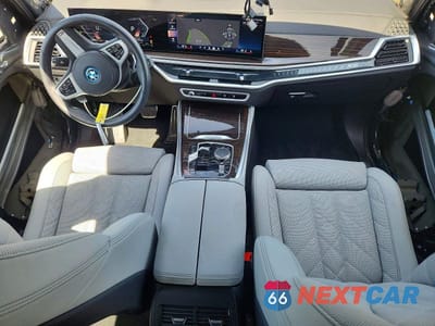 Zdjęcie 8 z 13 samochodu: 2026 BMW X5 XDRIVE50E VIN:5UX43EU08T9025646 - miniatura