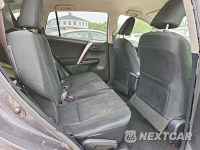 Zdjęcie 11 z 13 samochodu: 2018 TOYOTA RAV4 LE VIN:JTMBFREV3JJ732232 - miniatura