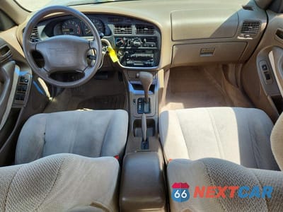Zdjęcie 8 z 12 samochodu: 1996 TOYOTA CAMRY LE VIN:JT2BG12K8T0351597 - miniatura