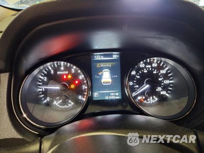 Zdjęcie 9 z 13 samochodu: 2017 NISSAN ROGUE S VIN:JN8AT2MT2HW136199 - miniatura