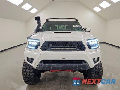 Piąte zdjęcie samochodu w środku: 2015 TOYOTA TACOMA DOUBLE CAB LONG BED VIN:5TFMU4FN7FX029835 - miniatura