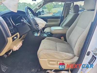 Zdjęcie 7 z 12 samochodu: 2020 TOYOTA SEQUOIA SR5 VIN:5TDBY5G10LS180367 - miniatura