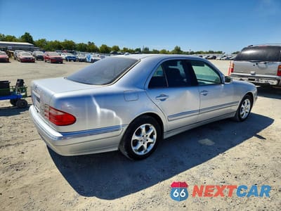 Trzecie zdjęcie samochodu z tyłu: 2002 MERCEDES-BENZ E 320 VIN:WDBJF65J52B412959 - miniatura