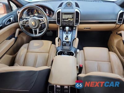 Zdjęcie 8 z 13 samochodu: 2016 PORSCHE CAYENNE VIN:WP1AA2A22GLA10498 - miniatura