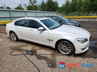 Czwarte zdjęcie samochodu z boku: 2013 BMW 750 LXI VIN:WBAYF8C54DDE59036 - miniatura