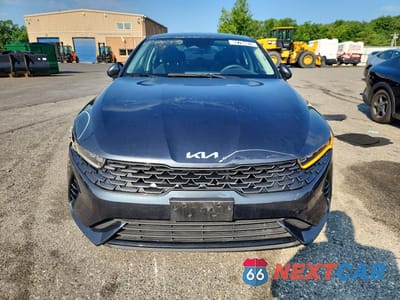 Piąte zdjęcie samochodu w środku: 2023 KIA K5 LXS VIN:5XXG14J25PG212887 - miniatura