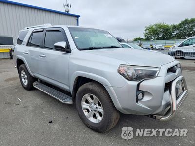 Czwarte zdjęcie samochodu z boku: 2015 TOYOTA 4RUNNER SR5 VIN:JTEBU5JR5F5260652 - miniatura