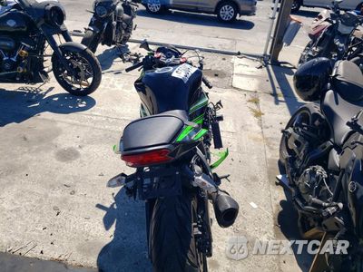 Czwarte zdjęcie samochodu z boku: 2016 KAWASAKI ZX636 E VIN:JKBZXJE13GA020392 - miniatura
