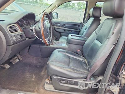 Zdjęcie 7 z 13 samochodu: 2014 GMC YUKON XL DENALI VIN:1GKS2MEF5ER198539 - miniatura