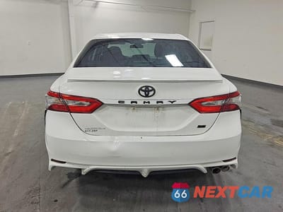 Zdjęcie 6 z 12 samochodu: 2018 TOYOTA CAMRY SE VIN:4T1B11HK6JU602232 - miniatura
