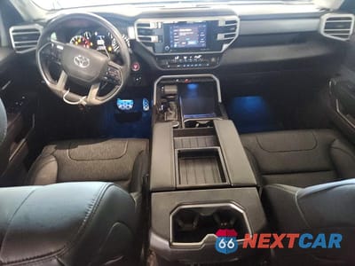 Zdjęcie 8 z 13 samochodu: 2024 TOYOTA TUNDRA SR5 VIN:5TFLA5DB9RX194812 - miniatura