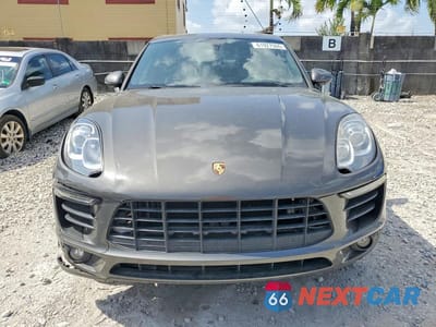 Piąte zdjęcie samochodu w środku: 2016 PORSCHE MACAN S VIN:WP1AB2A55GLB40847 - miniatura