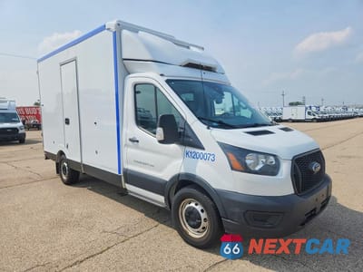 Czwarte zdjęcie samochodu z boku: 2020 FORD TRANSIT DELIVERY TRUCK VIN:1FDBW5Z89LKA95580 - miniatura