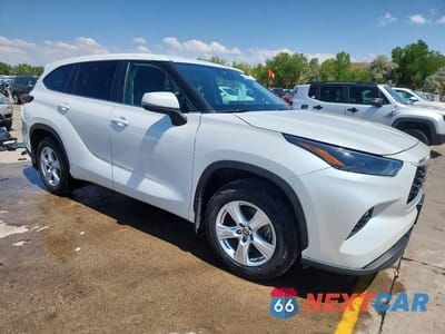 Czwarte zdjęcie samochodu z boku: 2024 TOYOTA HIGHLANDER LE VIN:5TDKDRBH3RS538108 - miniatura
