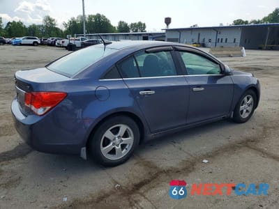 Trzecie zdjęcie samochodu z tyłu: 2014 CHEVROLET CRUZE LT VIN:1G1PC5SBXE7400253 - miniatura