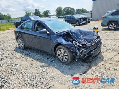 Czwarte zdjęcie samochodu z boku: 2014 CHEVROLET CRUZE LS VIN:1G1PA5SH2E7213101 - miniatura