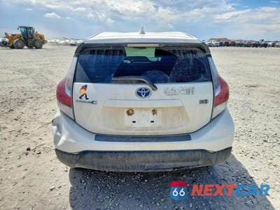 Zdjęcie 6 z 13 samochodu: 2017 TOYOTA PRIUS C TWO VIN:JTDKDTB34H1596208 - miniatura