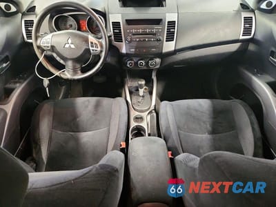 Zdjęcie 8 z 13 samochodu: 2007 MITSUBISHI OUTLANDER ES VIN:JA4MS31X07U013515 - miniatura