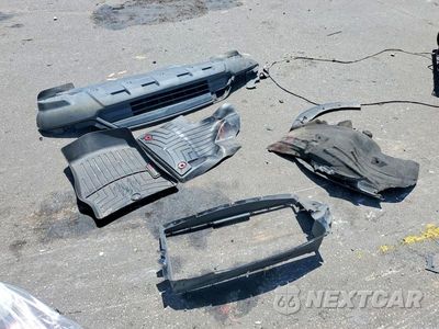 Zdjęcie 12 z 13 samochodu: 2021 FORD EXPLORER VIN:1FMSK7BH8MGB57184 - miniatura