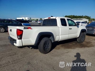 Trzecie zdjęcie samochodu z tyłu: 2020 TOYOTA TACOMA SR VIN:5TFRX5GN1LX169070 - miniatura
