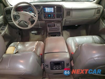 Zdjęcie 8 z 13 samochodu: 2005 GMC YUKON XL DENALI VIN:1GKFK66U45J190117 - miniatura
