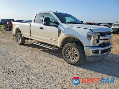 Czwarte zdjęcie samochodu z boku: 2019 FORD F250 SUPER DUTY VIN:1FT7X2BT8KEG41268 - miniatura