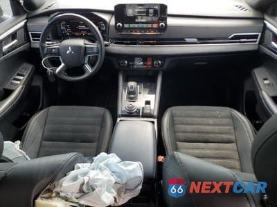 Zdjęcie 8 z 13 samochodu: 2023 MITSUBISHI OUTLANDER SE VIN:JA4J3UA80PZ042661 - miniatura