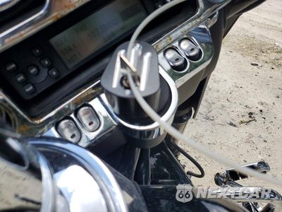 Zdjęcie 8 z 9 samochodu: 2006 HARLEY-DAVIDSON FLHTCUI SHRINE VIN:1HD1FLW176Y688382 - miniatura