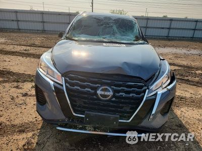Piąte zdjęcie samochodu w środku: 2023 NISSAN KICKS SV VIN:3N1CP5CV2PL501985 - miniatura