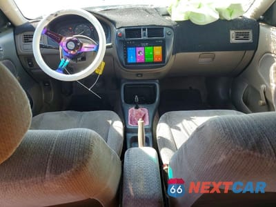 Zdjęcie 8 z 13 samochodu: 1997 HONDA CIVIC DX VIN:JHMEJ6523VS035223 - miniatura