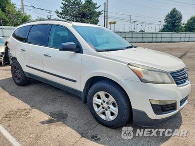 Czwarte zdjęcie samochodu z boku: 2013 CHEVROLET TRAVERSE LS VIN:1GNKRFED7DJ240814 - miniatura