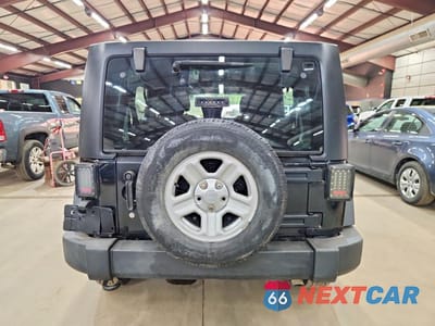 Zdjęcie 6 z 12 samochodu: 2016 JEEP WRANGLER UNLIMITED SPORT VIN:1C4BJWKG3GL293646 - miniatura