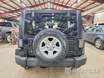 Zdjęcie 6 z 12 samochodu: 2016 JEEP WRANGLER UNLIMITED SPORT VIN:1C4BJWKG3GL293646 - miniatura