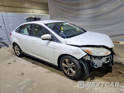 Czwarte zdjęcie samochodu z boku: 2014 FORD FOCUS SE VIN:1FADP3F2XEL261798 - miniatura