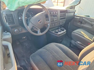 Zdjęcie 8 z 13 samochodu: 2023 GMC SAVANA G2500 VIN:1GTW7AFP3P1147515 - miniatura