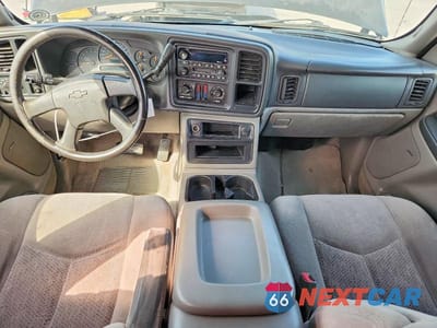 Zdjęcie 8 z 13 samochodu: 2003 CHEVROLET SUBURBAN C1500 VIN:3GNEC16Z03G213255 - miniatura
