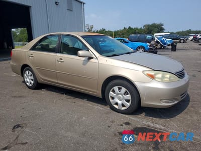 Czwarte zdjęcie samochodu z boku: 2003 TOYOTA CAMRY LE VIN:4T1BE32K83U155026 - miniatura