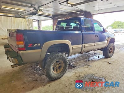 Trzecie zdjęcie samochodu z tyłu: 2001 CHEVROLET SILVERADO K1500 VIN:2GCEK19T711343946 - miniatura