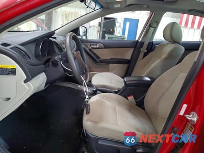 Zdjęcie 7 z 12 samochodu: 2013 KIA FORTE EX VIN:KNAFU4A27D5666204 - miniatura