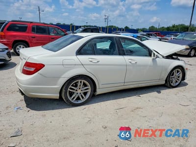 Trzecie zdjęcie samochodu z tyłu: 2012 MERCEDES-BENZ C 300 4MATIC VIN:WDDGF8BB9CR234783 - miniatura