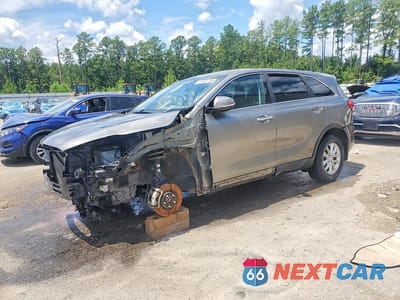 2017 KIA SORENTO L 5XYPG4A33HG193583 - główne zdjęcie licytacji z USA - miniatura