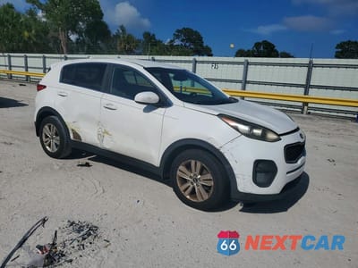 Czwarte zdjęcie samochodu z boku: 2017 KIA SPORTAGE LX VIN:KNDPM3ACXH7214042 - miniatura