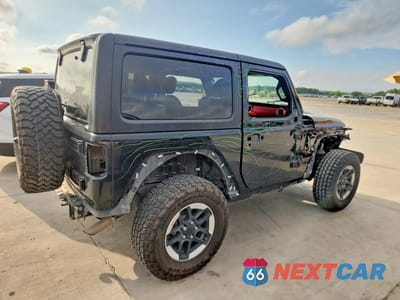 Trzecie zdjęcie samochodu z tyłu: 2021 JEEP WRANGLER RUBICON VIN:1C4HJXCNXMW596673 - miniatura