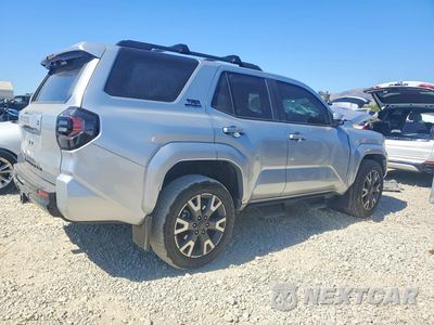 Trzecie zdjęcie samochodu z tyłu: 2025 TOYOTA 4RUNNER TRD SPORT PREMIUM VIN:JTEVA5BR0S5071275 - miniatura