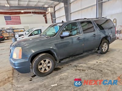 2010 GMC YUKON XL K1500 SLT 1GKUKKE32AR259441 - główne zdjęcie licytacji z USA - miniatura