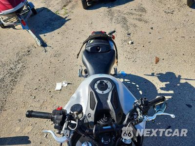 Piąte zdjęcie samochodu w środku: 2025 YAMAHA MT09 VIN:JYARN94E2SA003638 - miniatura