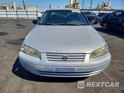 Piąte zdjęcie samochodu w środku: 1998 TOYOTA CAMRY CE/LE/XLE VIN:4T1BG22K5WU247994 - miniatura
