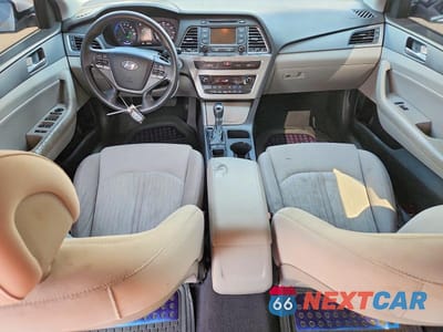 Zdjęcie 8 z 12 samochodu: 2016 HYUNDAI SONATA HYBRID SE VIN:KMHE24L18GA038863 - miniatura