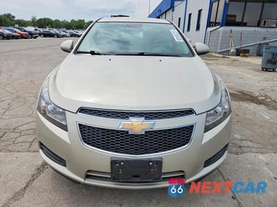 Piąte zdjęcie samochodu w środku: 2014 CHEVROLET CRUZE LT VIN:1G1PC5SB0E7272332 - miniatura